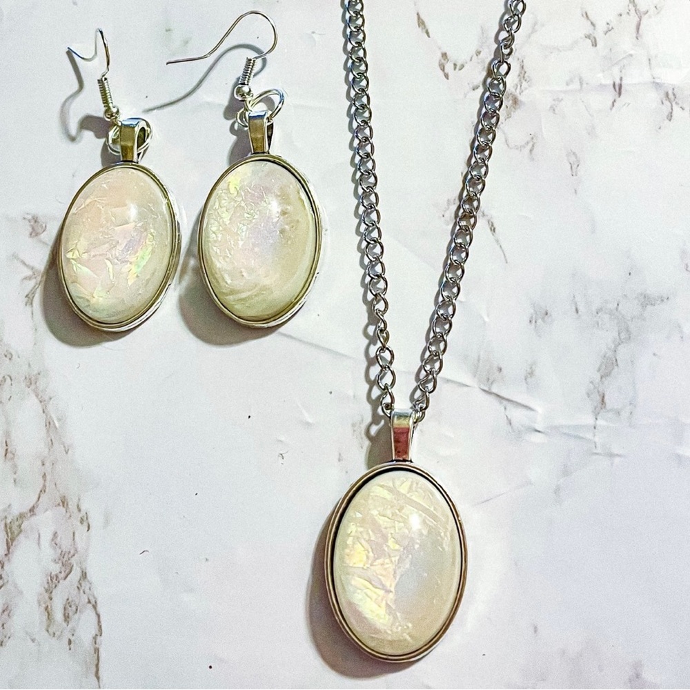 White Opalescent Necklace & Earrings Set